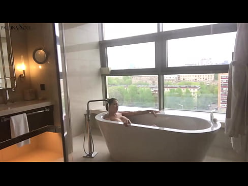 ❤️ En fantastisk babe som lidenskapelig rykker av seg fitta på badet ❤️  Sex ved no.sex78.ru ❌️❤